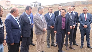 Vali Gökmen Çiçek, Pınarbaşı Sentetik Futbol Stadını İnceledi