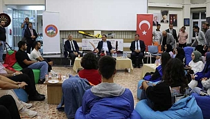 Vali Gökmen, Gençlik Merkezi’nde Gençlerle Buluştu