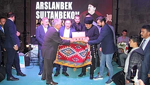 Arslanbek Sultanbekov Konseri Sultanhanı Kervansarayında Yoğun Katılım İle Gerçekleştirildi