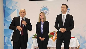 Başkan Esat Öztürk Kadın ve Aile Konulu Söyleşiye Katıldı