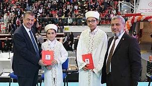 Başkan Taşyapan Hafızlık İcazet Merasimi'ne Katıldı