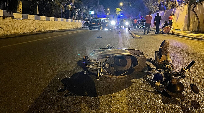 Otomobil ile motosiklet kafa kafaya çarpıştı