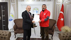 Türk Kızılay'dan Başkan Öztürk’e Bronz Madalya