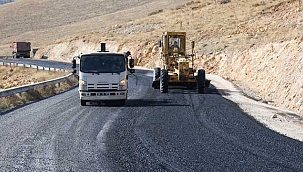 Yahyalı’da Göynük Yolu Taş Kesti Mevkii Asfaltlanıyor