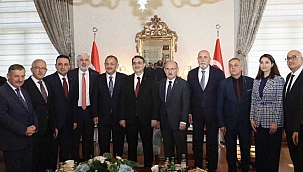 AK Parti’li Mehmet Özhaseki Manisa’da