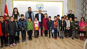 Başkan Öztürk Minik Öğrencilere Belediyeciliği Anlattı