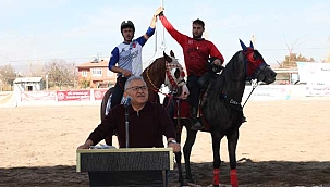 Büyükkılıç, Büyükşehir'in Ev Sahipliğindeki Atlı Cirit Şampiyonası'na Katıldı