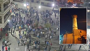 İzmir'de Halk Sokağa Döküldü: Konak'ta Bir Minare Hasar Gördü