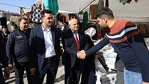 Kaymakam Kaya ve Belediye Başkanı Öztürk’ten Pazar Ziyareti