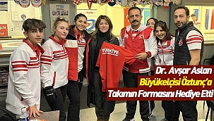 Letonya Büyükelçisi Öztunç Riga’da Milli Takımımızı Yalnız Bırakmadı