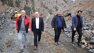 Başkan Öztürk Taşoluk Yolunda İncelemelerde Bulundu