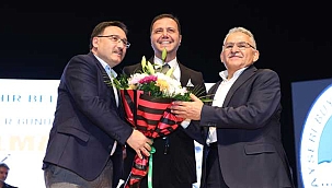 Büyükkılıç, Dünya Engelliler Günü’ne Özel Konserde ‘Özel’ Vatandaşlarla Buluştu