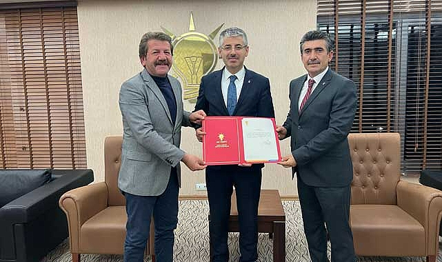 Sarıoğlan İlçe Başkanlığı’nın Devir Teslim Töreni yapıldı