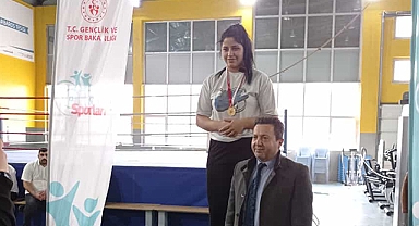 17 Yaşındaki Milli Boksör Hikmet Gül Türkmen Kayseri Şampiyonu Oldu