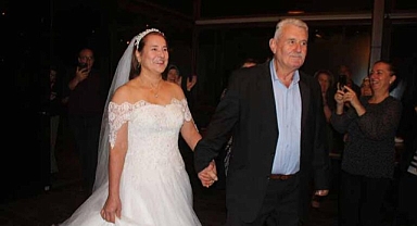 40'ıncı evlilik yıl dönümüne düğünle kutlama