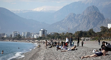 Antalya'da 92 yılın aralık ayı maksimum sıcaklık ortalaması rekoru kırıldı