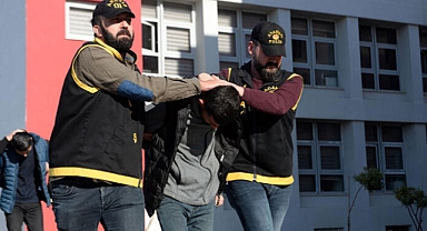 Adana'da 'bar raconu'na 7 mermi