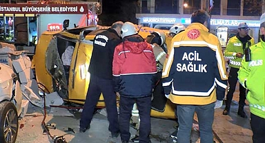Kadıköy'de taksi kaza yaptı: 3 ağır yaralı