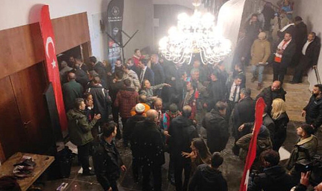 Kars'ta bir otelin asma tavanı çöktü; 32 yaralı