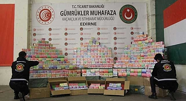 Slovenya'dan gelen TIR'da 22 bin 800 kaçak elektronik sigara ele geçirildi