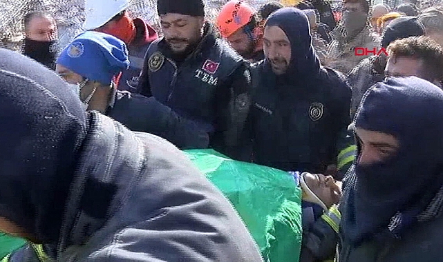 40 yaşındaki Yasemin Soylu, 106 saat sonra enkazdan sağ çıkarıldı