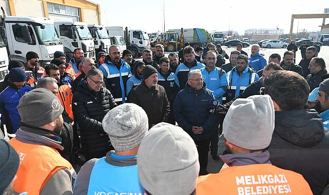 Büyükkılıç, Başkanlarla Deprem Bölgesine 20 Temizlik Aracı ve 100 Personel Gönderdi