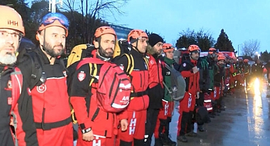 İstanbul'dan deprem bölgesine arama kurtarma ekipleri gidiyor