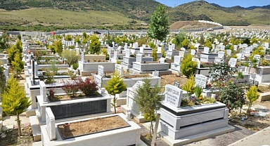 İzmir kent merkezindeki 30 mezarlık alanı doldu, yenileri açılıyor