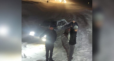 Karda mahsur kalanlar kurtarıldı