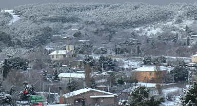 Kartal Aydos Ormanı beyaza büründü 