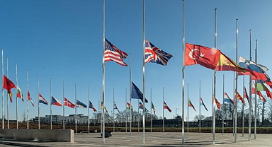 NATO’da bayraklar yarıya indirildi