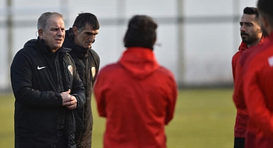 Şenol Güneş'in teknik direktör kardeşi Bahaddin Güneş, normal servise alındı