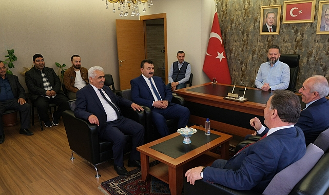 KESOB Yönetimi ve Oda Başkanlarından Ak Parti Kocasinan İlçe Başkanlığı’na Bayram Ziyareti