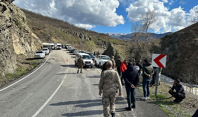 Munzur Çayı'na otomobil uçtu: 3 kayıp