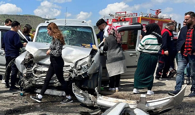 Siirt'te iki trafik kazası: 13 yaralı