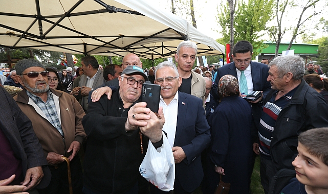 Bakan Akar’a Büyükşehir Pikniğinde Yoğun İlgi