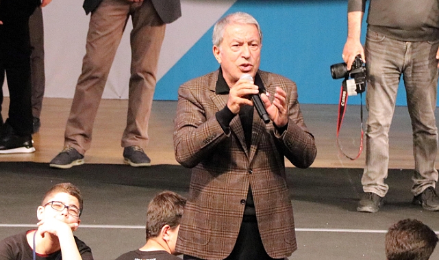 Bakan Akar: Bizim yaptığımız operasyonlar sadece teröristlere karşı