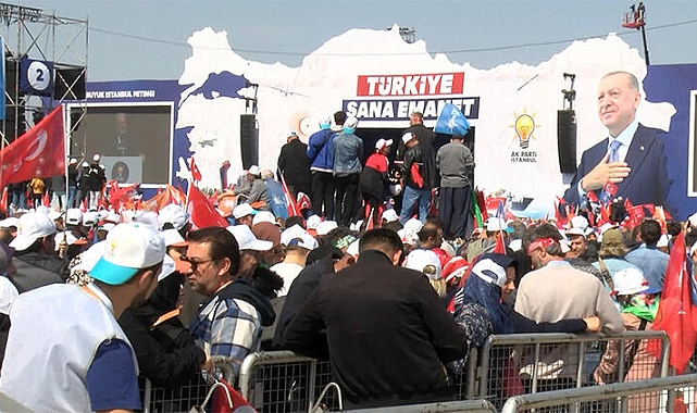 Cumhurbaşkanı Erdoğan Büyük İstanbul Mitingi'ne 1 milyon 700 bin kişinin katıldığını açıkladı