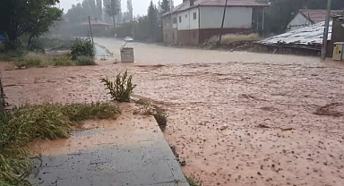 Akkışla'da Sağnak Taşkınlara Sebep Oldu (VİDEO HABER)