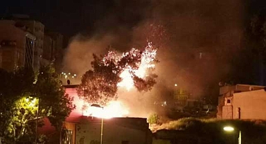 Balıkesir'de yangın: 3 iş yeri zarar gördü