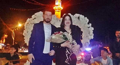 Çorum'da polisin uygulama noktasında evlilik teklifi edildi