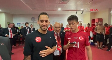 Cumhurbaşkanı Erdoğan milli futbolcuları telefonla arayarak tebrik etti