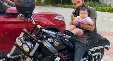 'Dur' levhasına uymayan sürücü 14 aylık bebeği babasından etti