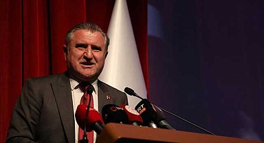 Gençlik ve Spor Bakanı Osman Aşkın Bak milli sporcuları tebrik etti