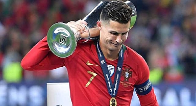 Ronaldo Portekiz efsanesi olmaya devam ediyor