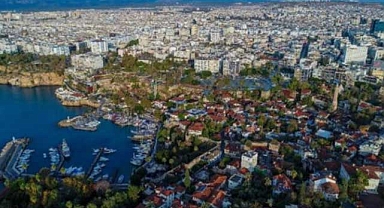 Yabancılar en çok Antalya'dan konut aldı