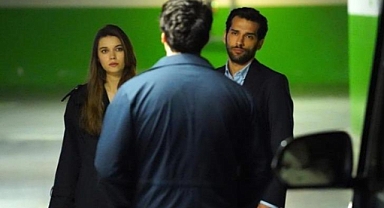 Yalı Çapkını'nın Tarık'ı set pozlarını paylaştı! Yazdığı not dikkat çekti