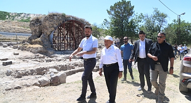 Başkan Büyükkılıç, Keykubadiye Sarayı'ndaki Kazı Çalışmalarını İzledi
