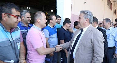 Başkan Palancıoğlu, Belediye Çalışanlarıyla Bayramlaştı