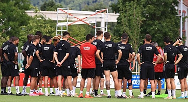 Beşiktaş çalışmalarını sürdürdürken..